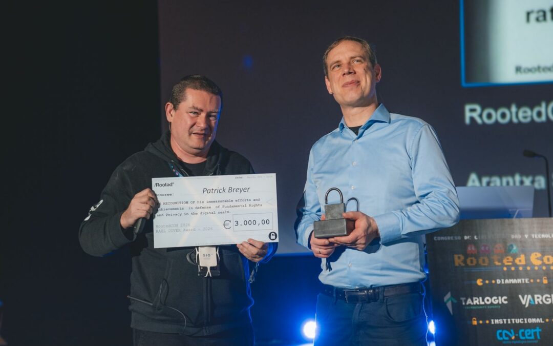 „Inside the Machine“: Dr. Patrick Breyer erhält renommierten Hacker-Award in Madrid und ruft zum digitalen Widerstand auf